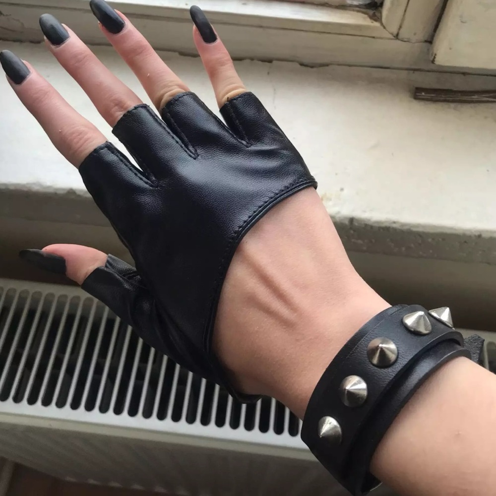 Fingerless Leatherette Gloves